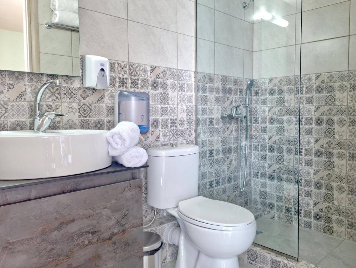 Epipleon Luxury Suites -102- Δωμάτιο 45Τμ Με Βεράντα 35Τμ Μπροστά Στη Θάλασσα Nafpaktos Esterno foto