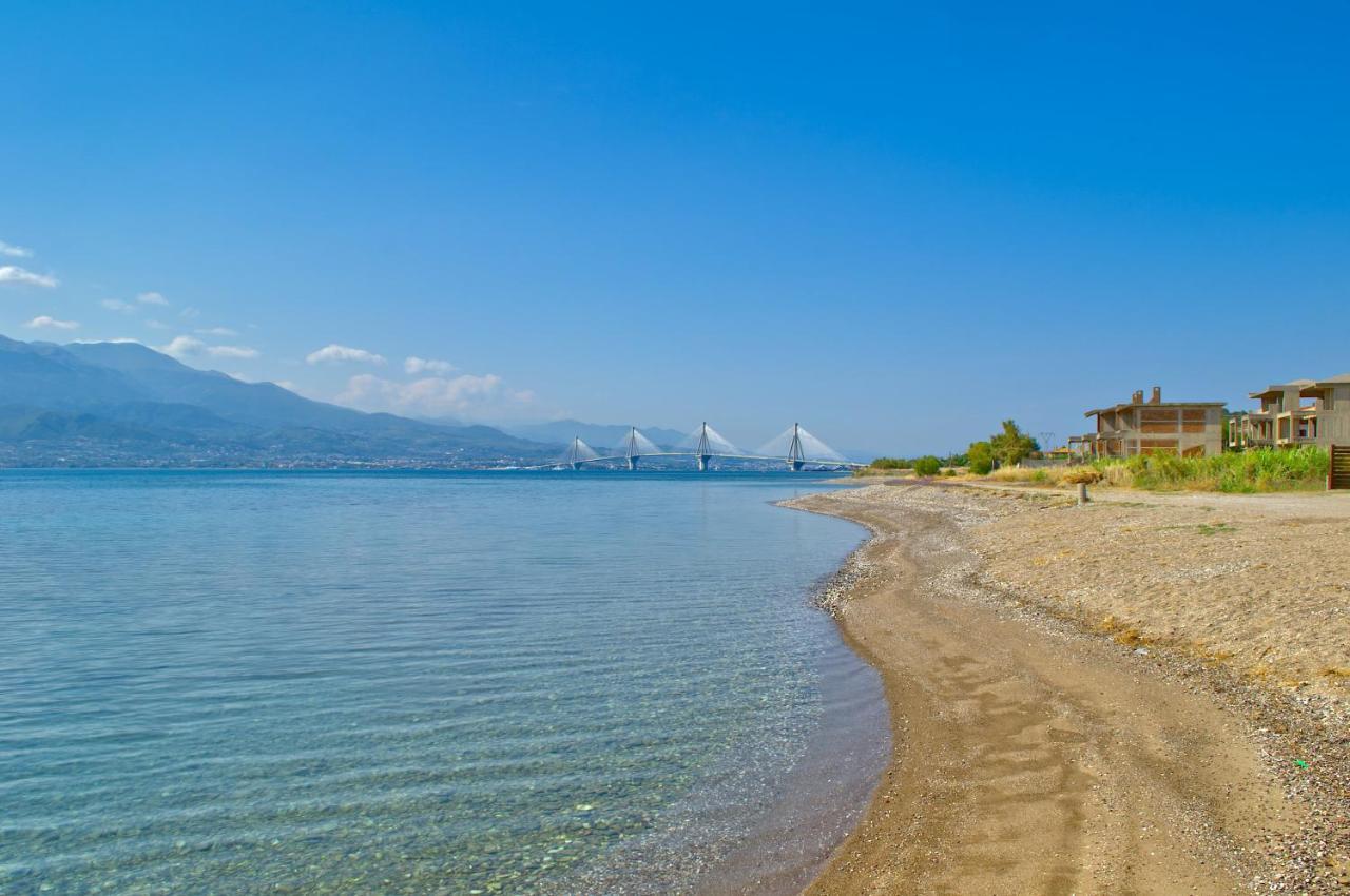 Epipleon Luxury Suites -102- Δωμάτιο 45Τμ Με Βεράντα 35Τμ Μπροστά Στη Θάλασσα Nafpaktos Esterno foto
