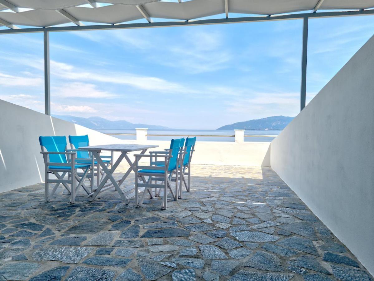 Epipleon Luxury Suites -102- Δωμάτιο 45Τμ Με Βεράντα 35Τμ Μπροστά Στη Θάλασσα Nafpaktos Esterno foto